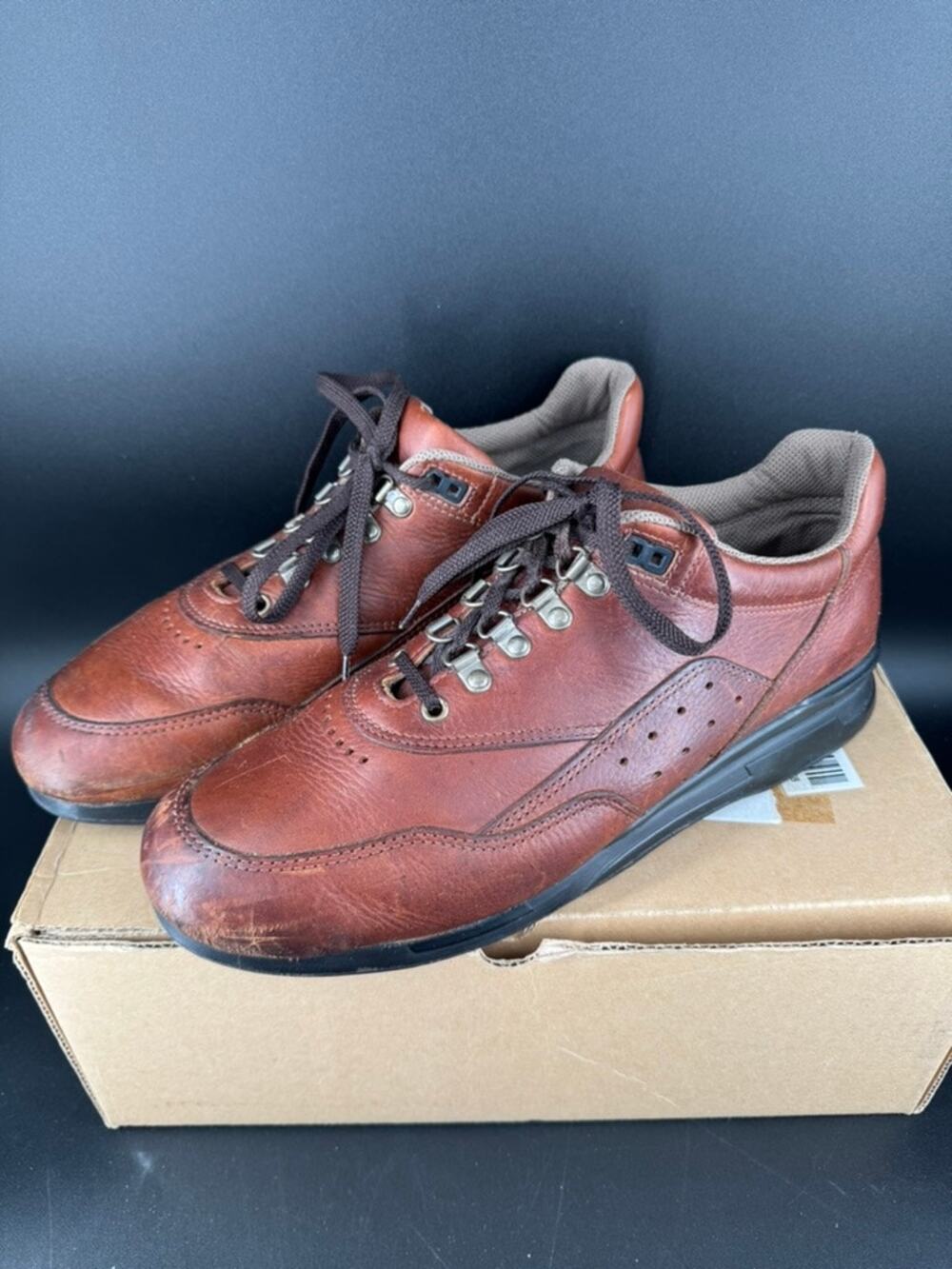Walkabout Redwood Oxford Men's Leather Walking Shoes Brown Size 13 AA Narrow